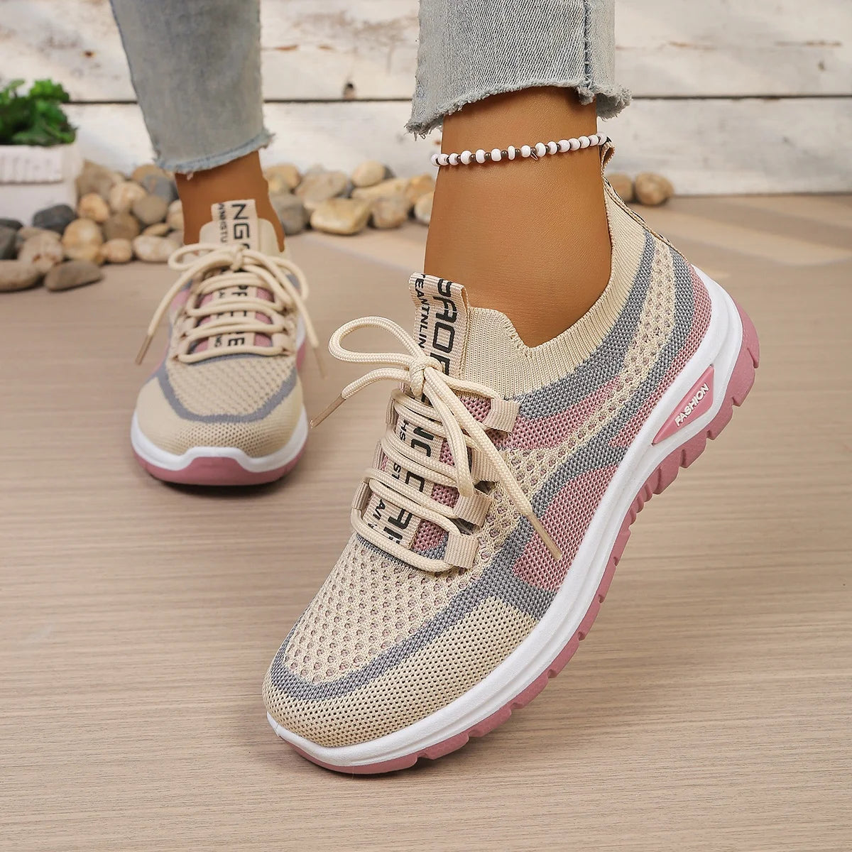Tênis Feminino Slip-On com Amortecimento em Malha SportEase